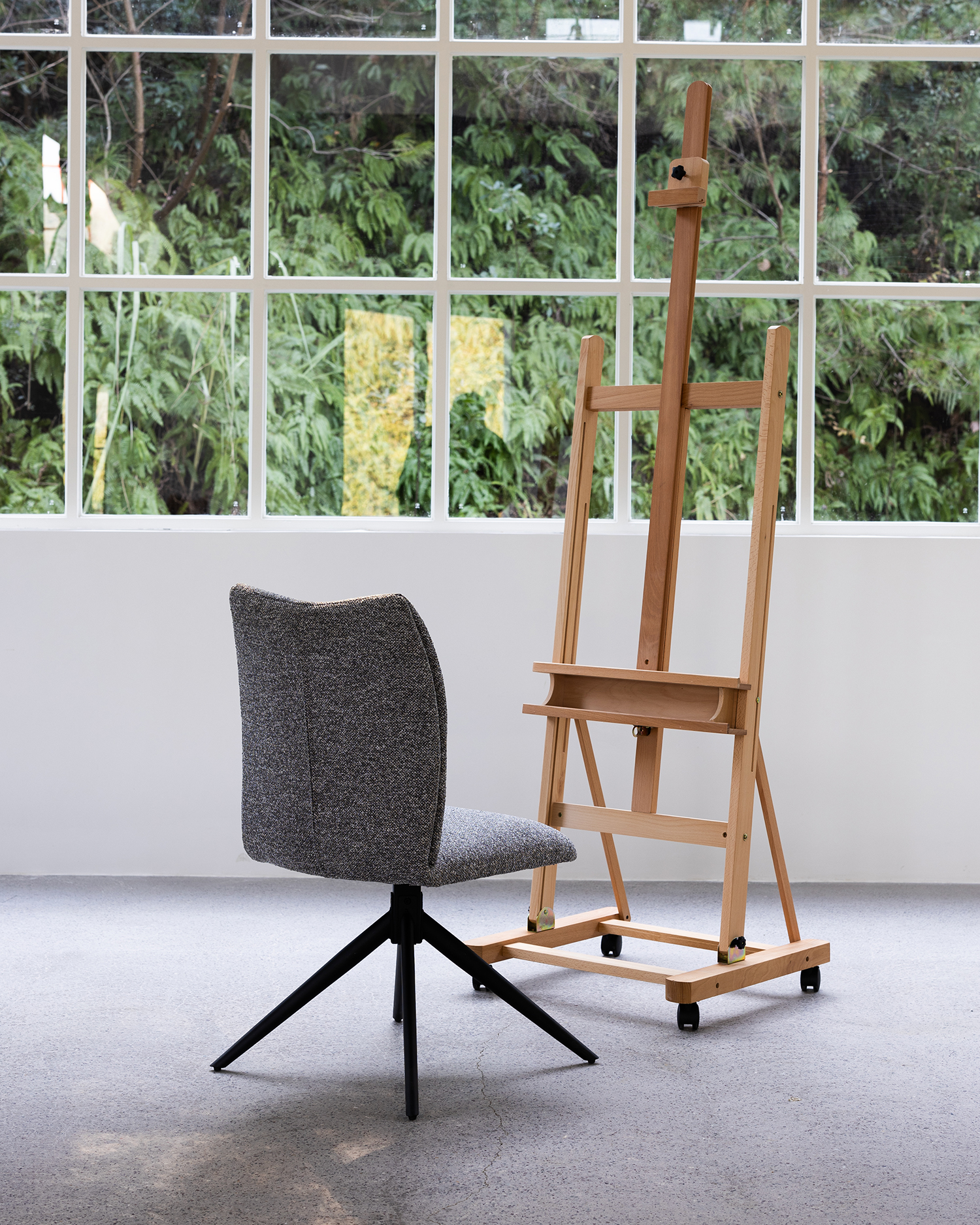 Minimalistisk svingbar spisestoler Minimalistisk svingbar spisestoler