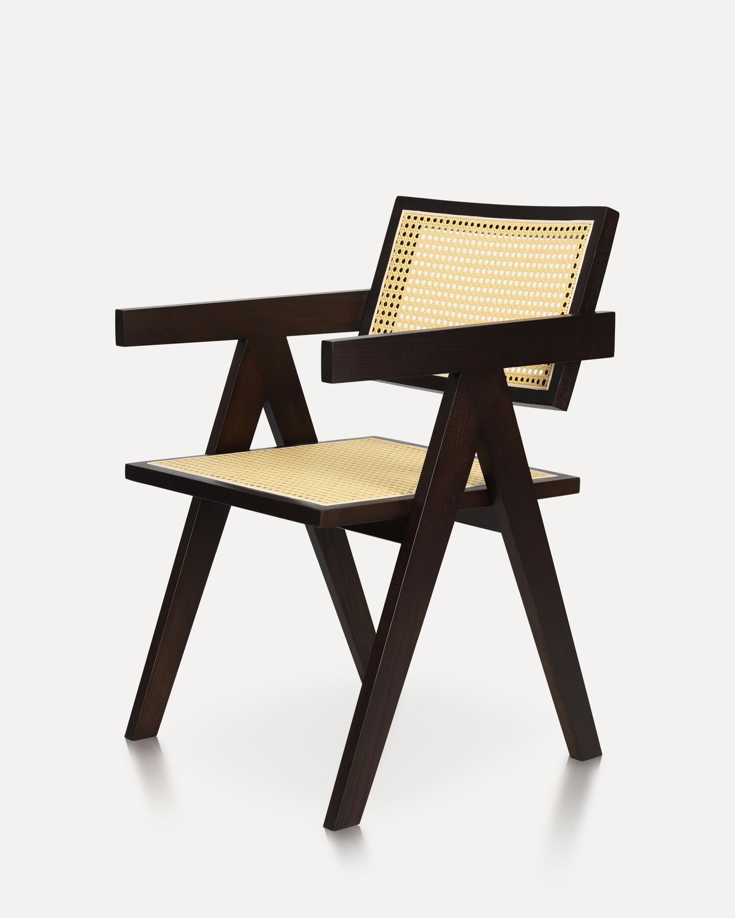 Minimalistisk rotting tre spisestoler Minimalistisk rotting tre spisestoler