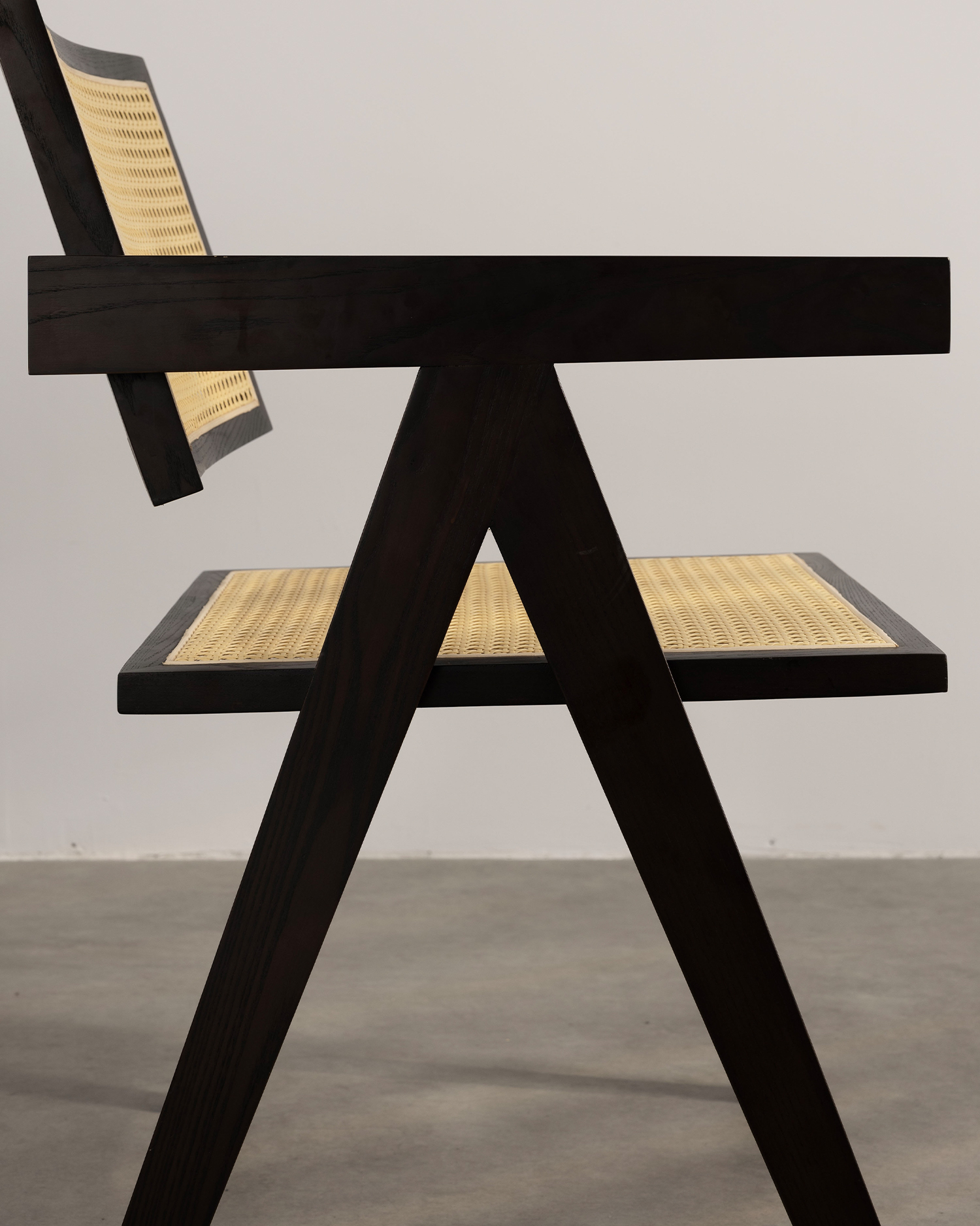 Minimalistisk rotting tre spisestoler Minimalistisk rotting tre spisestoler