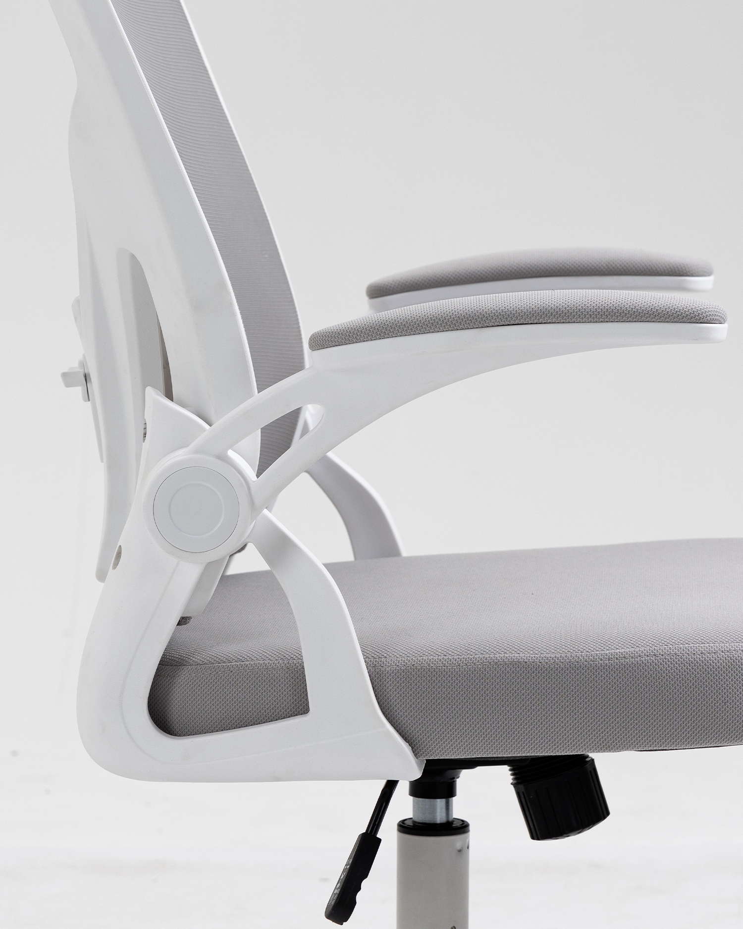 Kontorstol med justerbar armlen Kontorstol med justerbar armlen